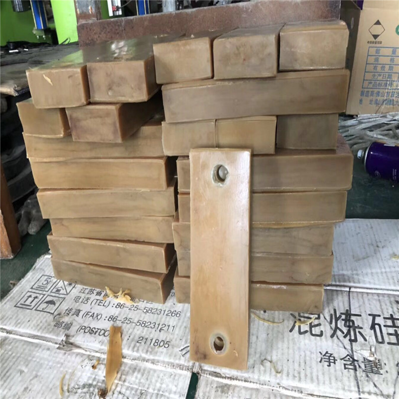 夾磚機膠塊 抱磚機膠塊 聚氨酯膠塊 牛津膠塊等各種型號橡膠制品