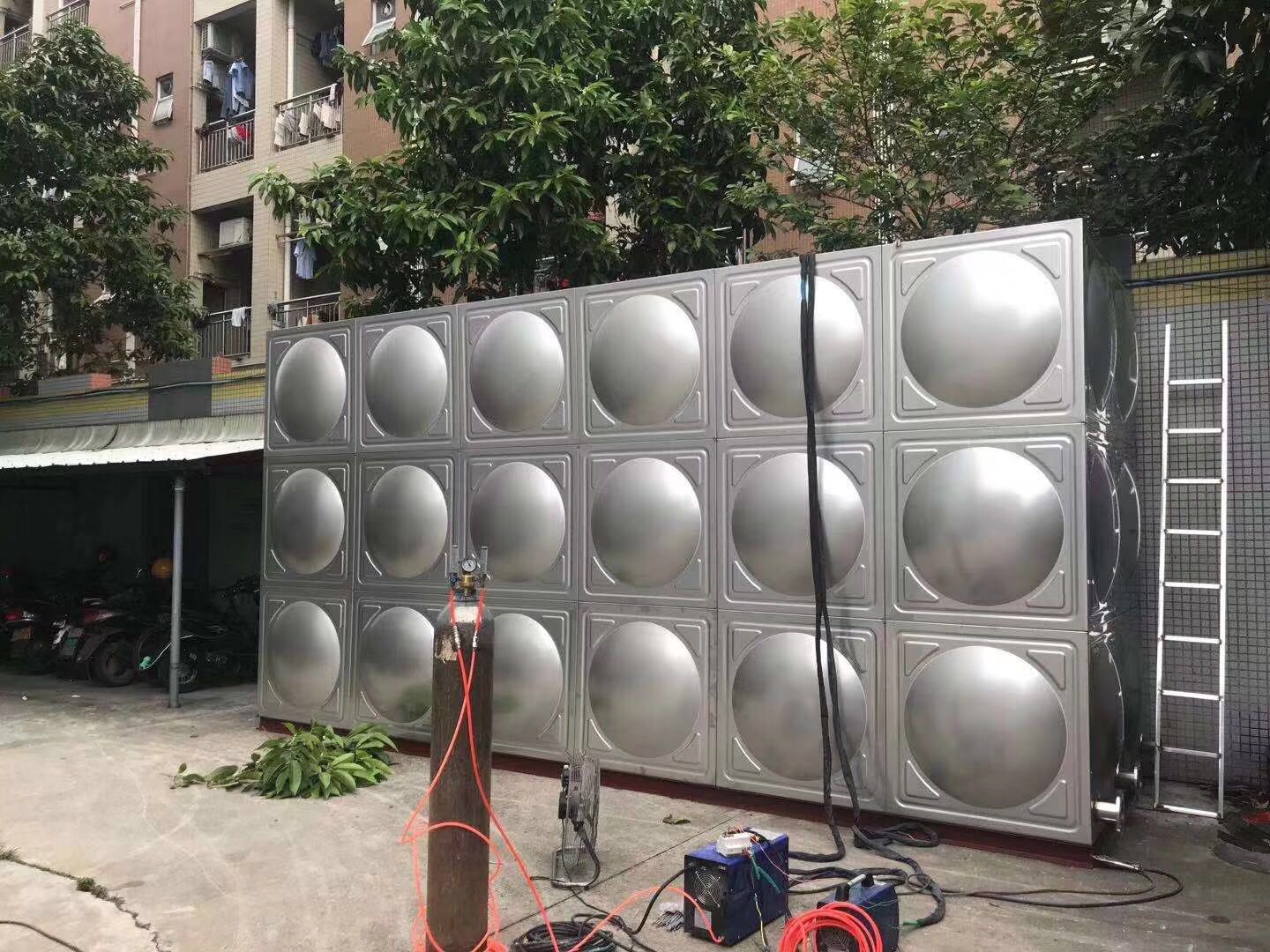 茂名不銹鋼水箱廠家 焊接組合水箱廠家 焊接組合方形保溫水箱304價格 消防水箱不銹鋼304定制做 方形不銹鋼消防水箱定制