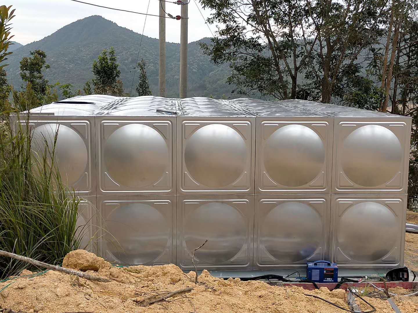 柳州不銹鋼水箱廠家 焊接保溫水箱定制 方形消防水箱304價格 不銹鋼消防水箱廠家直銷 焊接式方形保溫水箱定制做 組合水箱