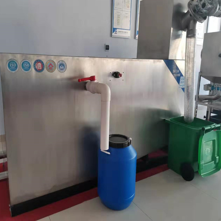 濰坊優(yōu)隆 油水分離器隔油提升一體化餐廳食堂油水分離隔油提升隔油池