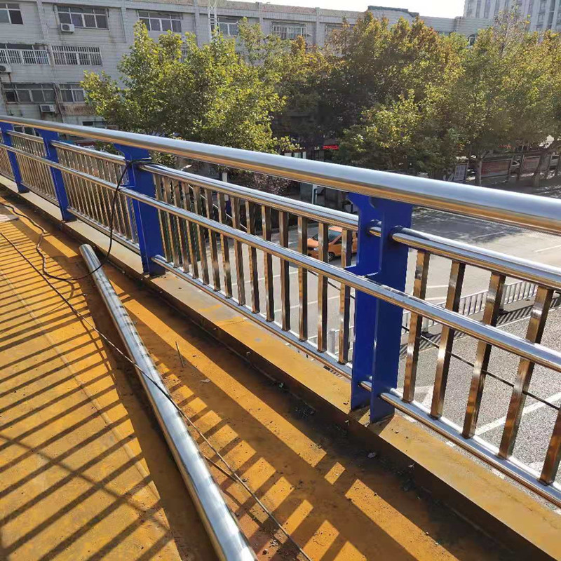 宿州市橋梁護(hù)欄廠家 橋梁防撞護(hù)欄 不銹鋼護(hù)欄 不銹鋼復(fù)合管護(hù)欄 河道護(hù)欄 景觀護(hù)欄 人行道護(hù)欄 道路護(hù)欄