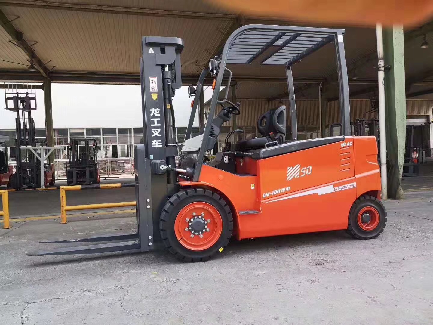 5噸內(nèi)燃平衡重式叉車 5噸內(nèi)燃平衡重式叉車