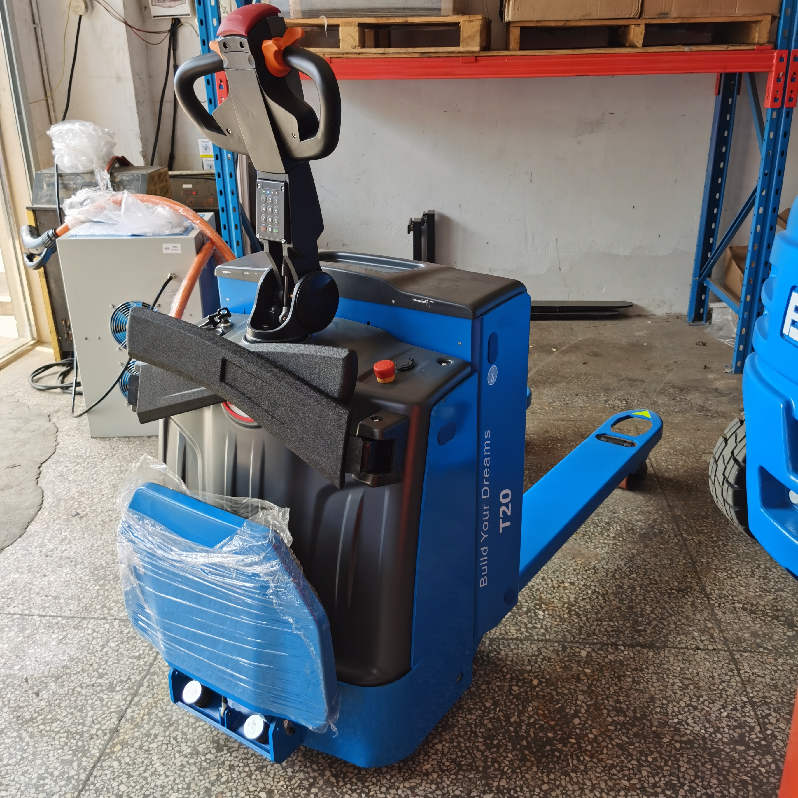 比亞迪全新2噸搬運(yùn)叉車(chē)