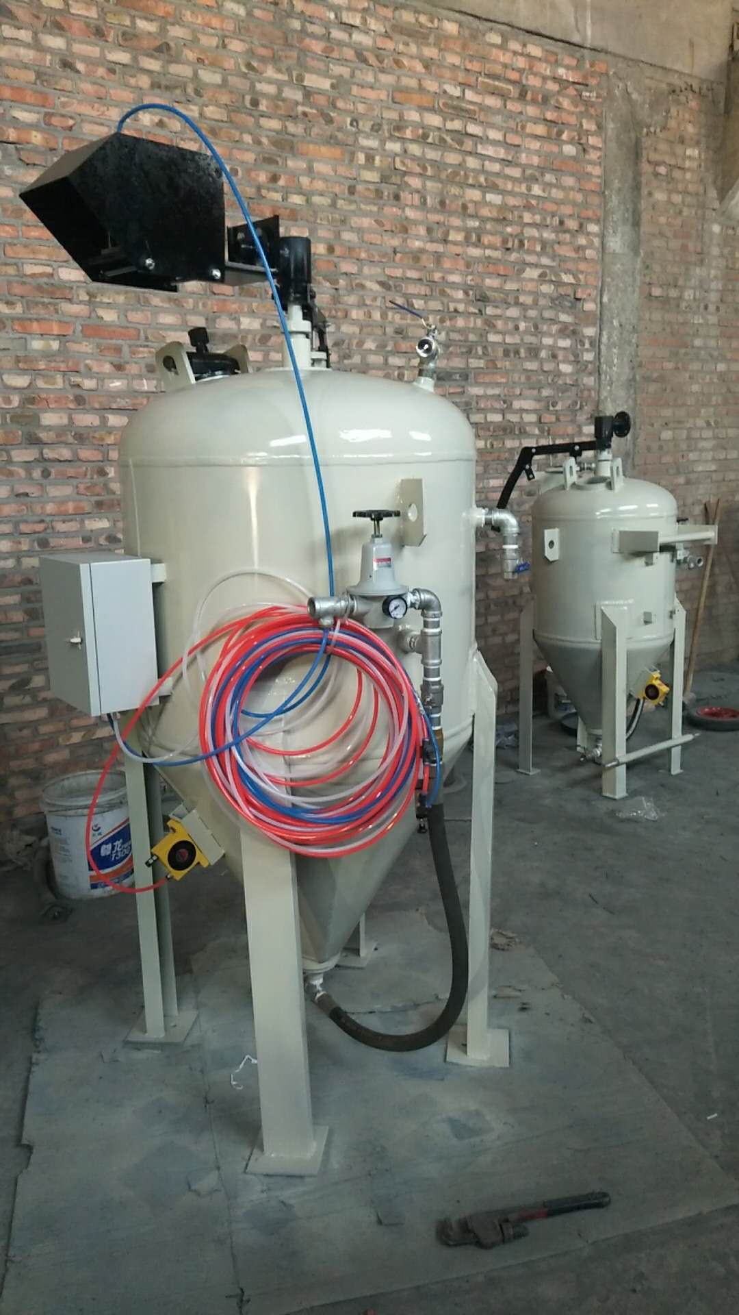 水砂噴砂機(jī)價(jià)格 廠家供應(yīng)  水砂噴砂機(jī)批發(fā)