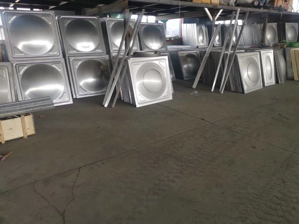 河南鄭龍不銹鋼水箱、玻璃鋼水箱、保溫水箱廠家