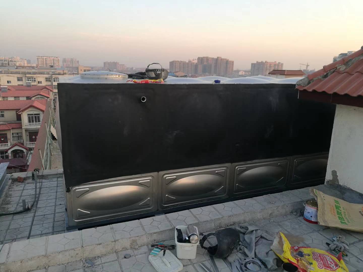 河南鄭龍不銹鋼水箱、玻璃鋼水箱、保溫水箱廠家