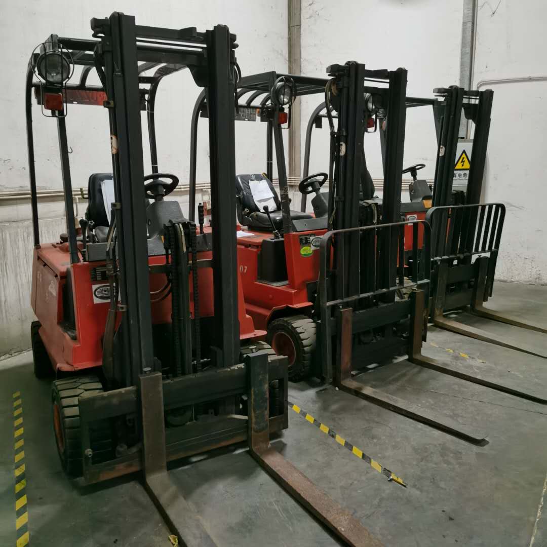 二手E20P林德叉車兩節(jié)自由提升門架 2噸林德叉車 E20P叉車