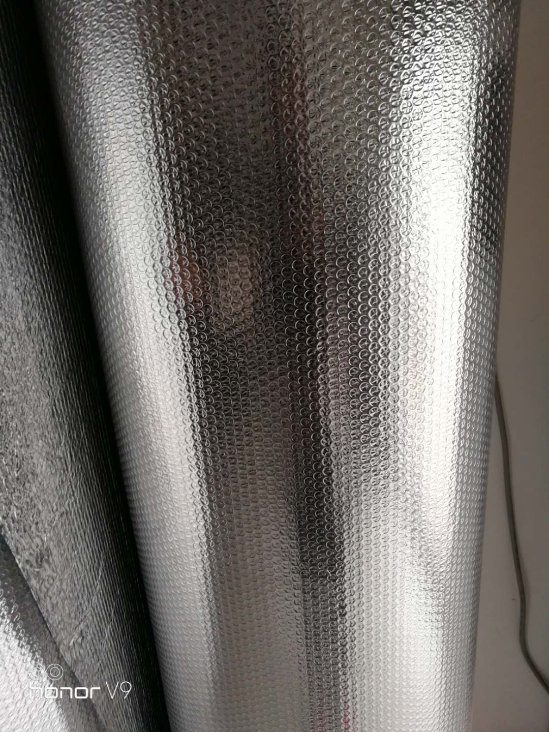 湖南陽光房樓頂遮陽防曬屋頂保溫鋁箔隔熱 單雙層鍍鋁膜氣泡隔熱材【河北森聯(lián)新型建材有限公司】