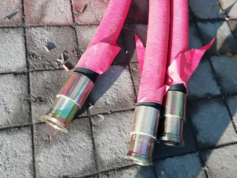 大口徑鋼絲骨架膠管 螺旋鋼絲膠管價(jià)格實(shí)惠