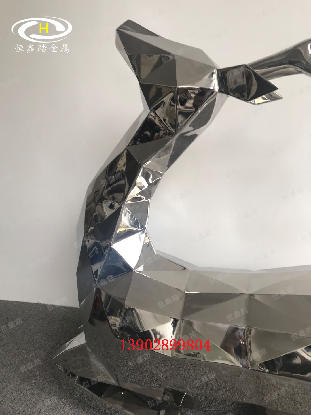 福建不銹鋼園林景觀雕塑廠家 不銹鋼鹿雕塑 抽象鏡面鹿 幾何切面造型鹿