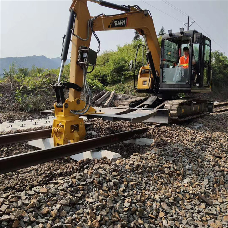 公鐵兩用挖掘機改裝 鐵路設備改裝