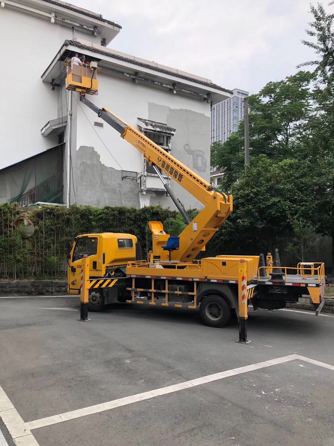 四川高空車曲臂車出租