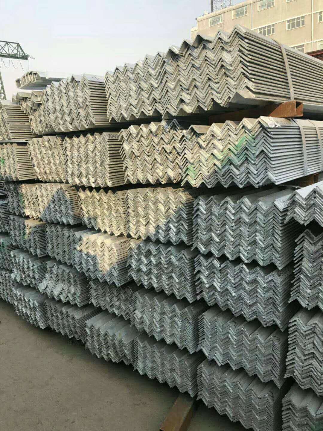 雄安角鋼現(xiàn)貨，角鋼價格，角鋼免費送貨