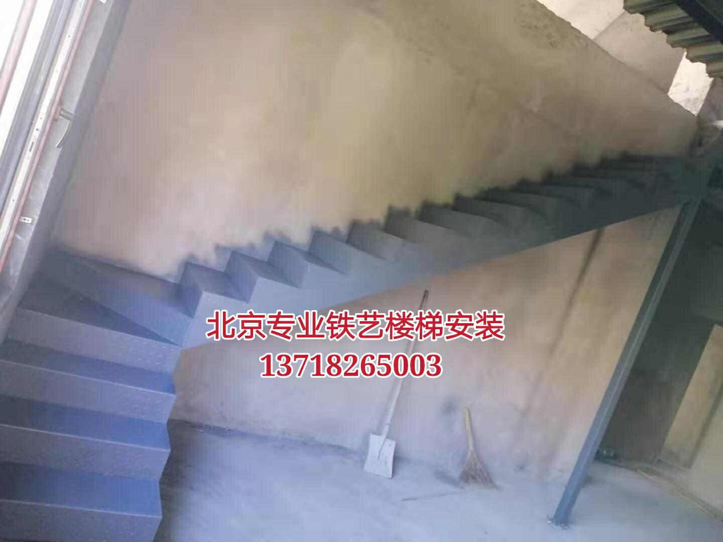 北京旋轉(zhuǎn)樓梯螺旋樓梯鋼結(jié)構