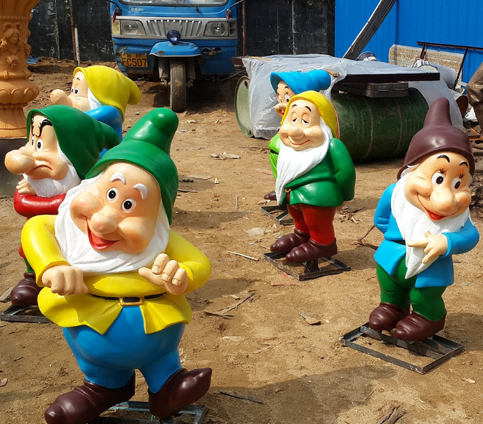 玻璃鋼雕塑 白雪公主與七個小矮人 卡通彩繪游樂園擺放