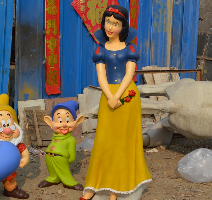 玻璃鋼雕塑 白雪公主與七個小矮人 卡通彩繪游樂園擺放