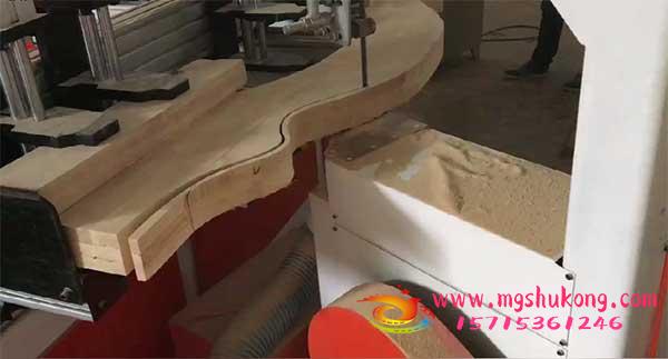 數(shù)控帶鋸機(jī) 山東華洲木工數(shù)控帶鋸機(jī)  家具下料開料 全自動(dòng)數(shù)控省時(shí)省料 可定制 數(shù)控帶鋸機(jī) 木工數(shù)控帶鋸機(jī)