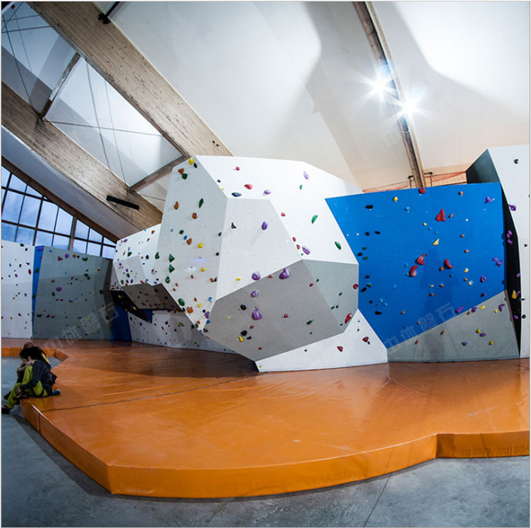 攀巖墻租賃 攀巖場館建設(shè)服務(wù) 木質(zhì)樹脂攀巖板材