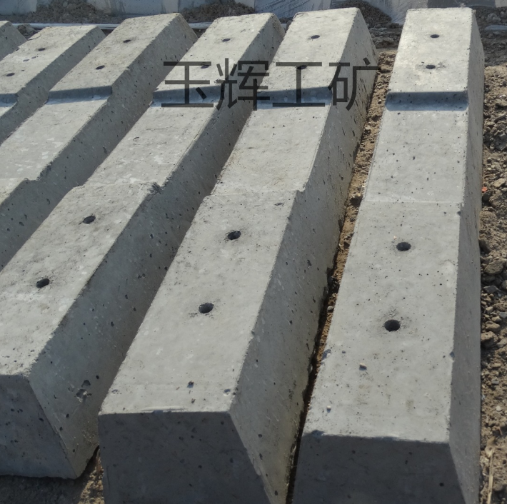 大量供應(yīng) 鐵路水泥枕木 礦用水泥枕木 U型環(huán)混凝土軌枕