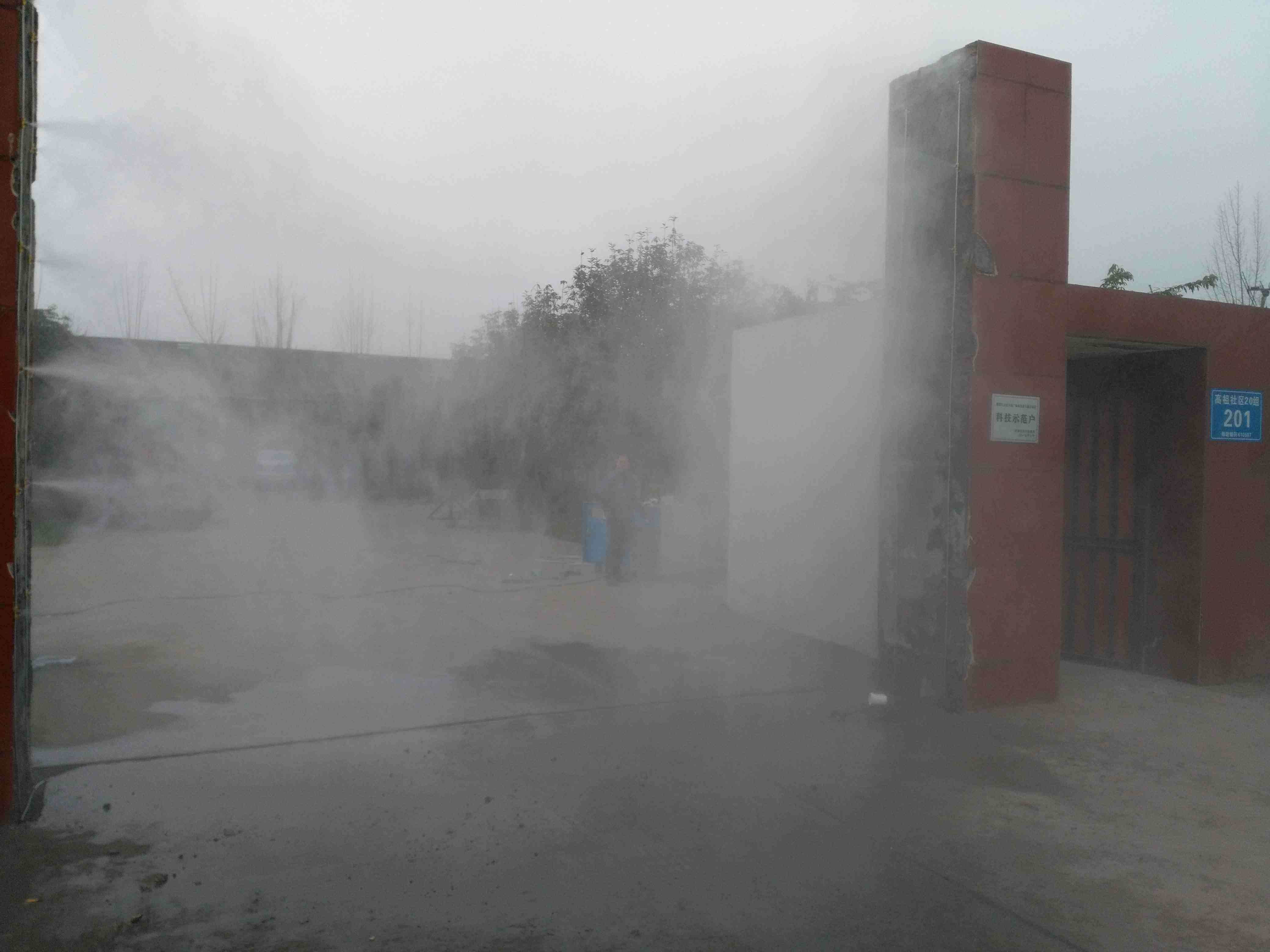 四川，甘肅，貴州雨霧考場(chǎng)模擬噴霧設(shè)備/自動(dòng)感應(yīng)模擬雨天系統(tǒng)安裝廠家