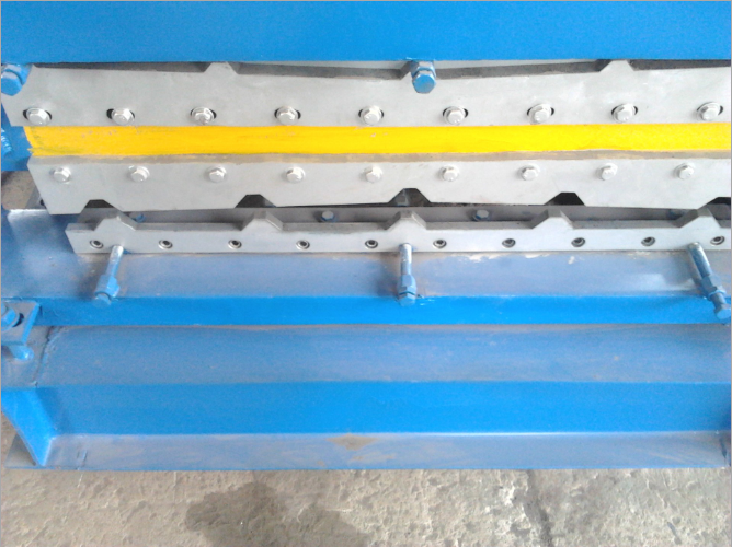 全自動(dòng)彩鋼瓦機(jī) 琉璃彩鋼瓦機(jī)壓瓦機(jī) 定制彩鋼瓦機(jī)