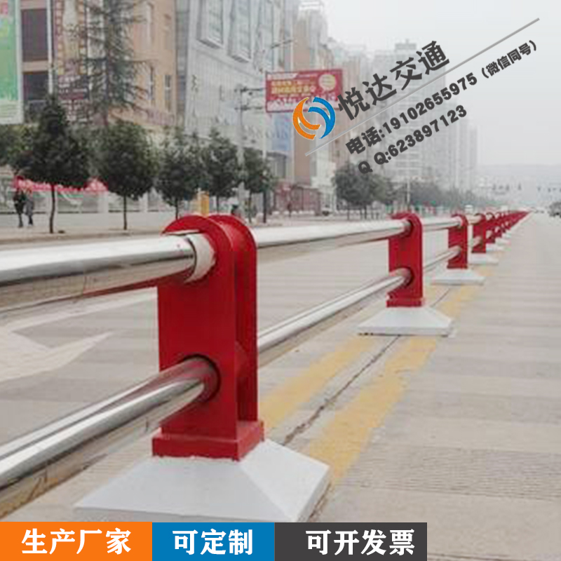 道路隔離欄 不銹鋼復(fù)合管機(jī)非道路中央馬市政交安通道路隔離欄隔離墩廠家貨源