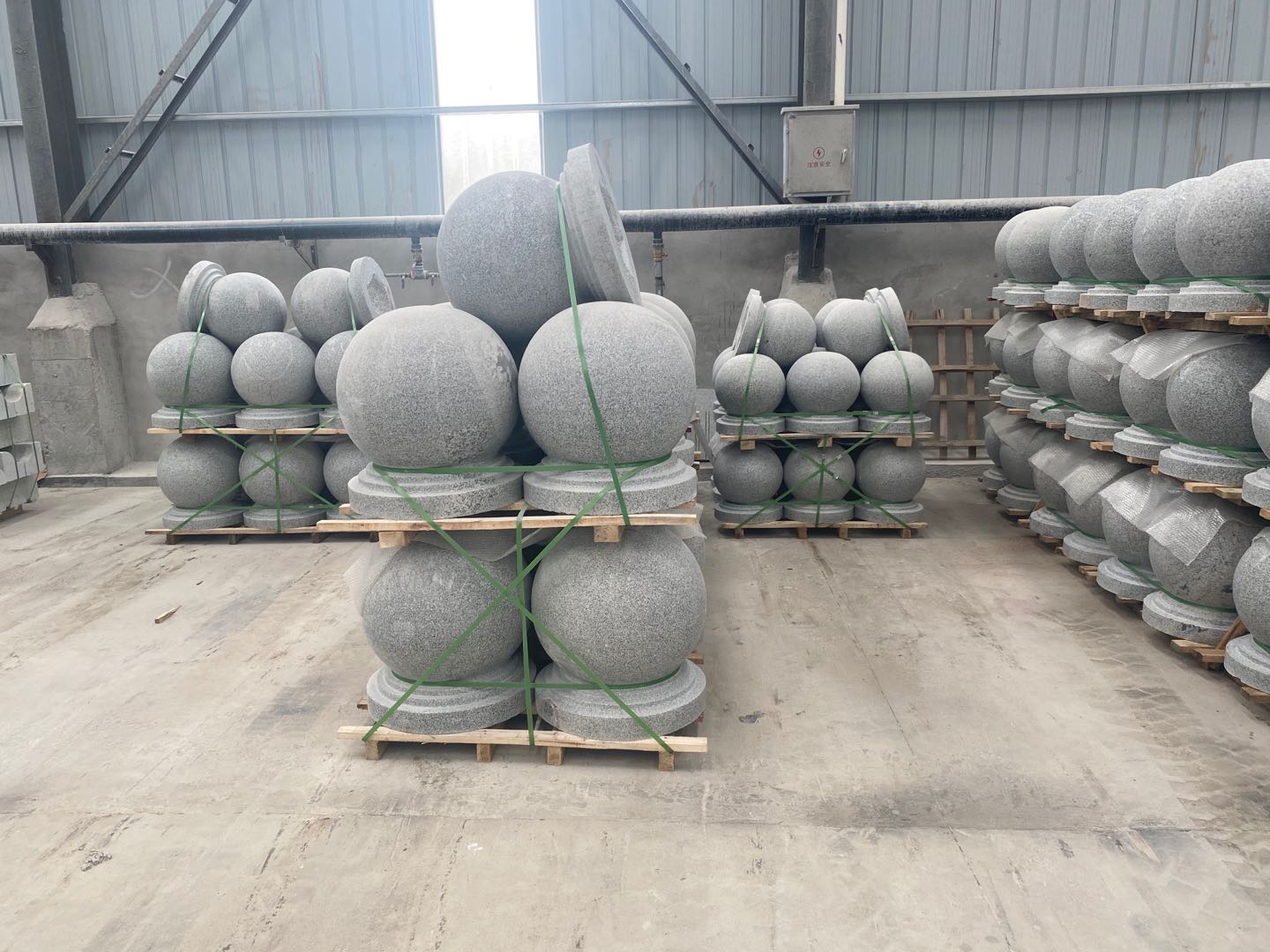 芝麻白圓球，圓柱