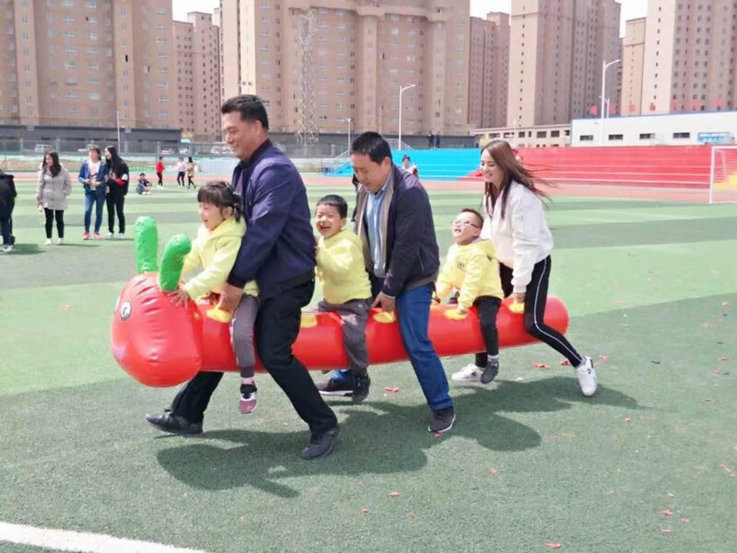 親子活動器材幼兒園戶外拓展毛毛蟲游戲充氣道具