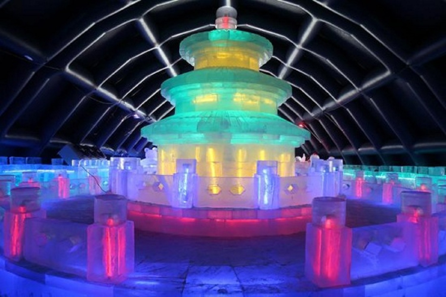 夢幻冰雕展設備租賃冰雕定制冰滑梯租賃
