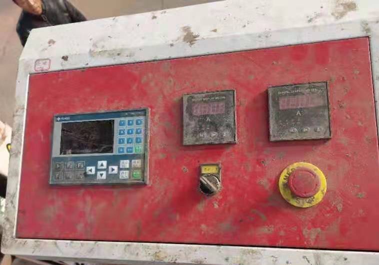 同豐機(jī)械二手木材撕碎機(jī)1000型配700型減速機(jī)5萬現(xiàn)貨