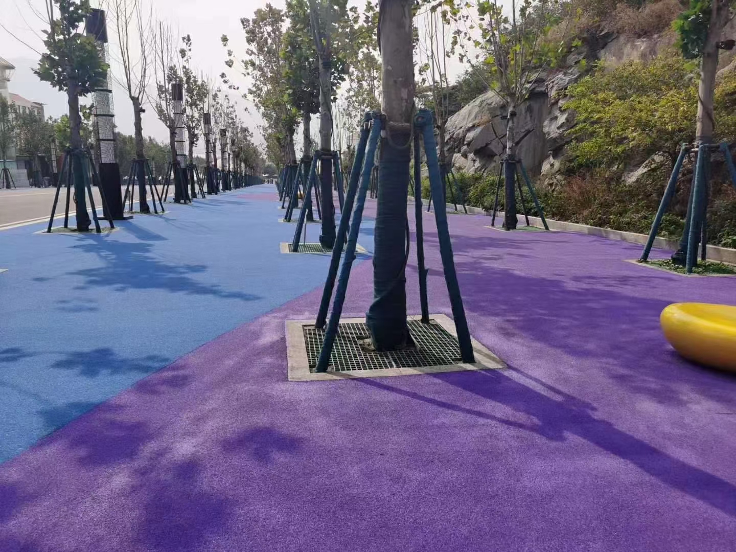 彩色透水地坪骨料米石-玄武巖3-5毫米透水混凝土露骨料