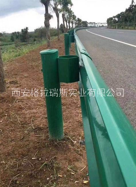 陜西咸陽(yáng)波形護(hù)欄 鄉(xiāng)村道路護(hù)欄  高速公路護(hù)欄