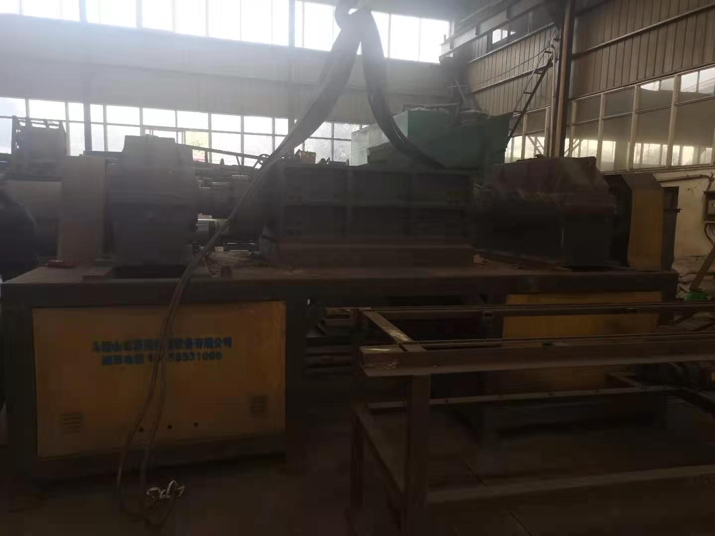 轉(zhuǎn)讓二手剪切式撕碎機(jī) 編織袋撕碎機(jī)1000型7萬