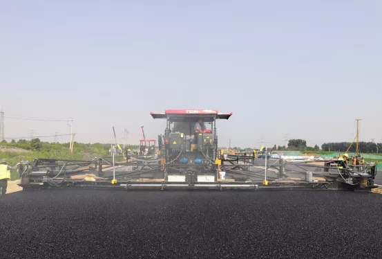 天順長(zhǎng)城18米攤鋪機(jī)、天順長(zhǎng)城攤、16米18米20米22米