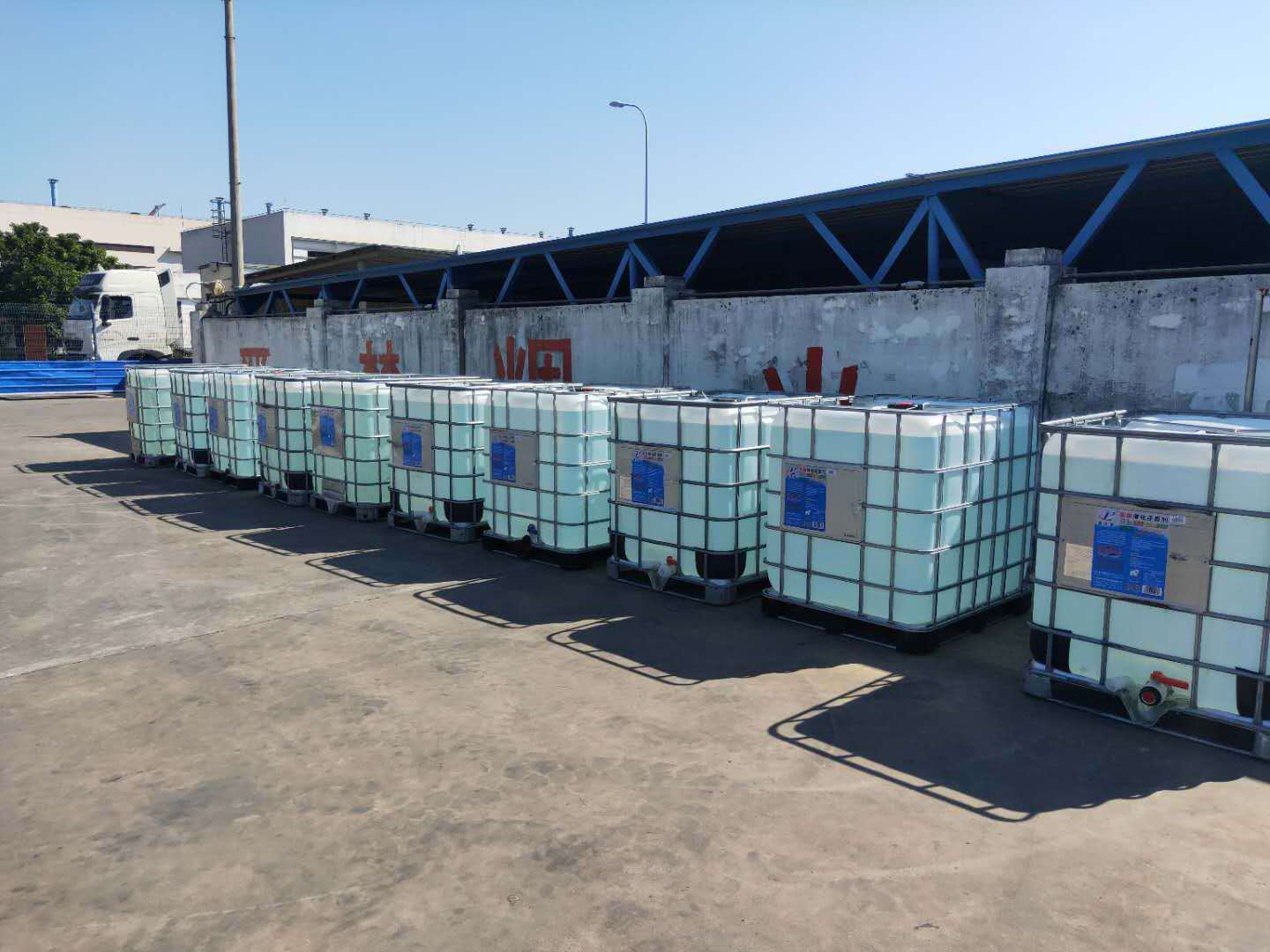 柴油車尾氣處理液 廣州藍(lán)禾素車用尿素，車用尿素溶液