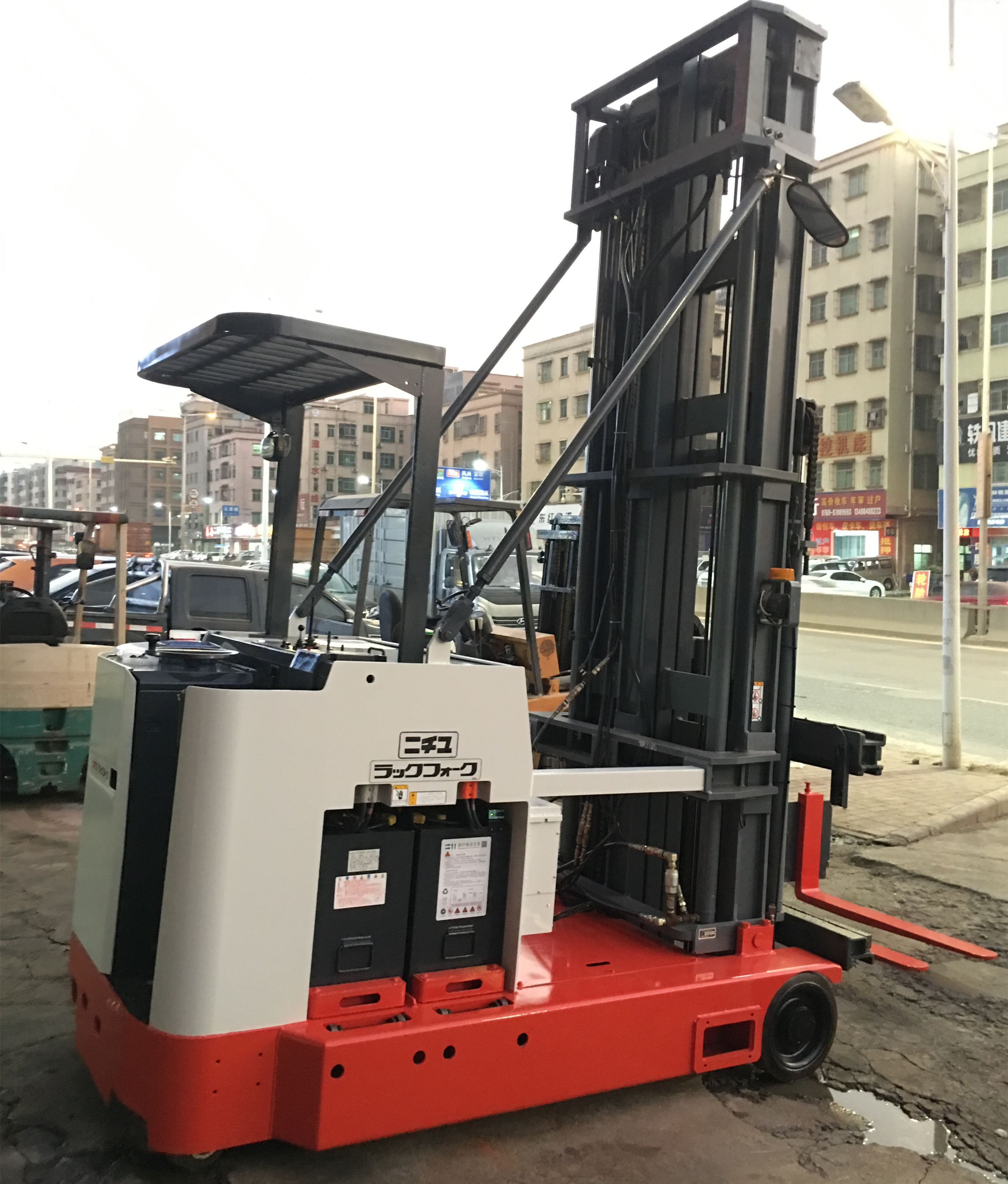 二手NICHIYU1.5噸三向電動叉車 7.5米高叉 升高7.5米三向堆垛車