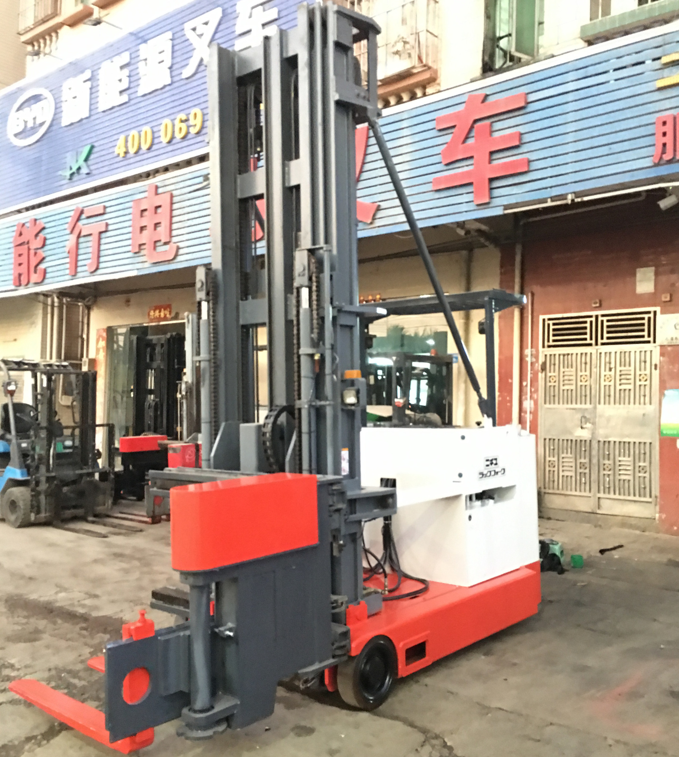 二手NICHIYU1.5噸三向電動叉車 7.5米高叉 升高7.5米三向堆垛車