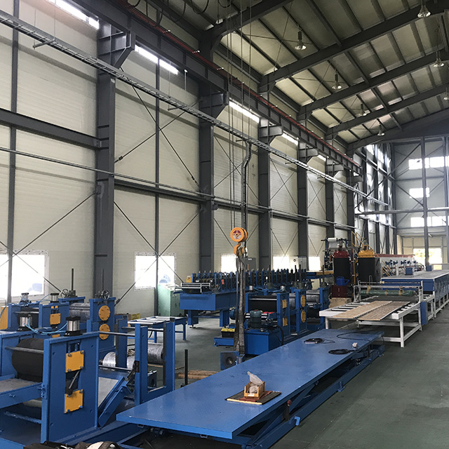 金屬雕花板設(shè)備