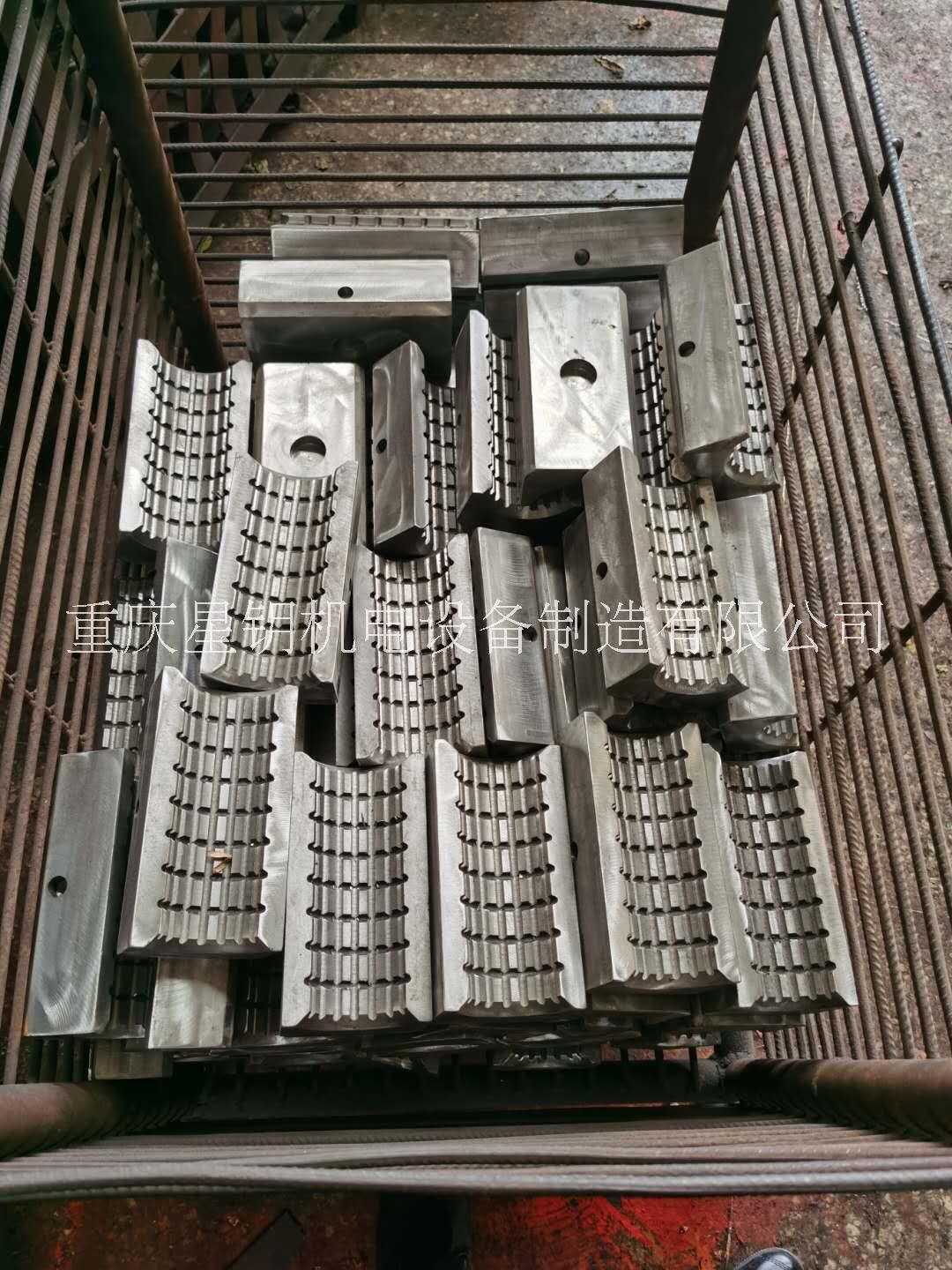 重慶平山鉆機(jī)ZDY3200SWL