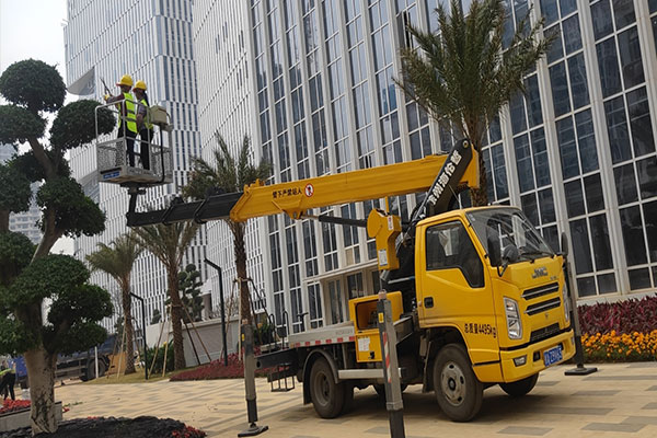 南寧升降機(jī)租賃高空作業(yè)車出租