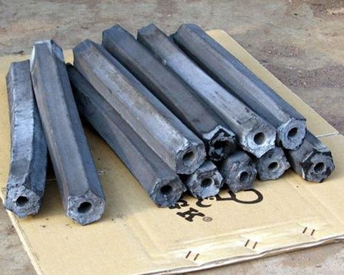 大量供應(yīng)燒烤*炭【貴港市英錦華木炭有限公司】