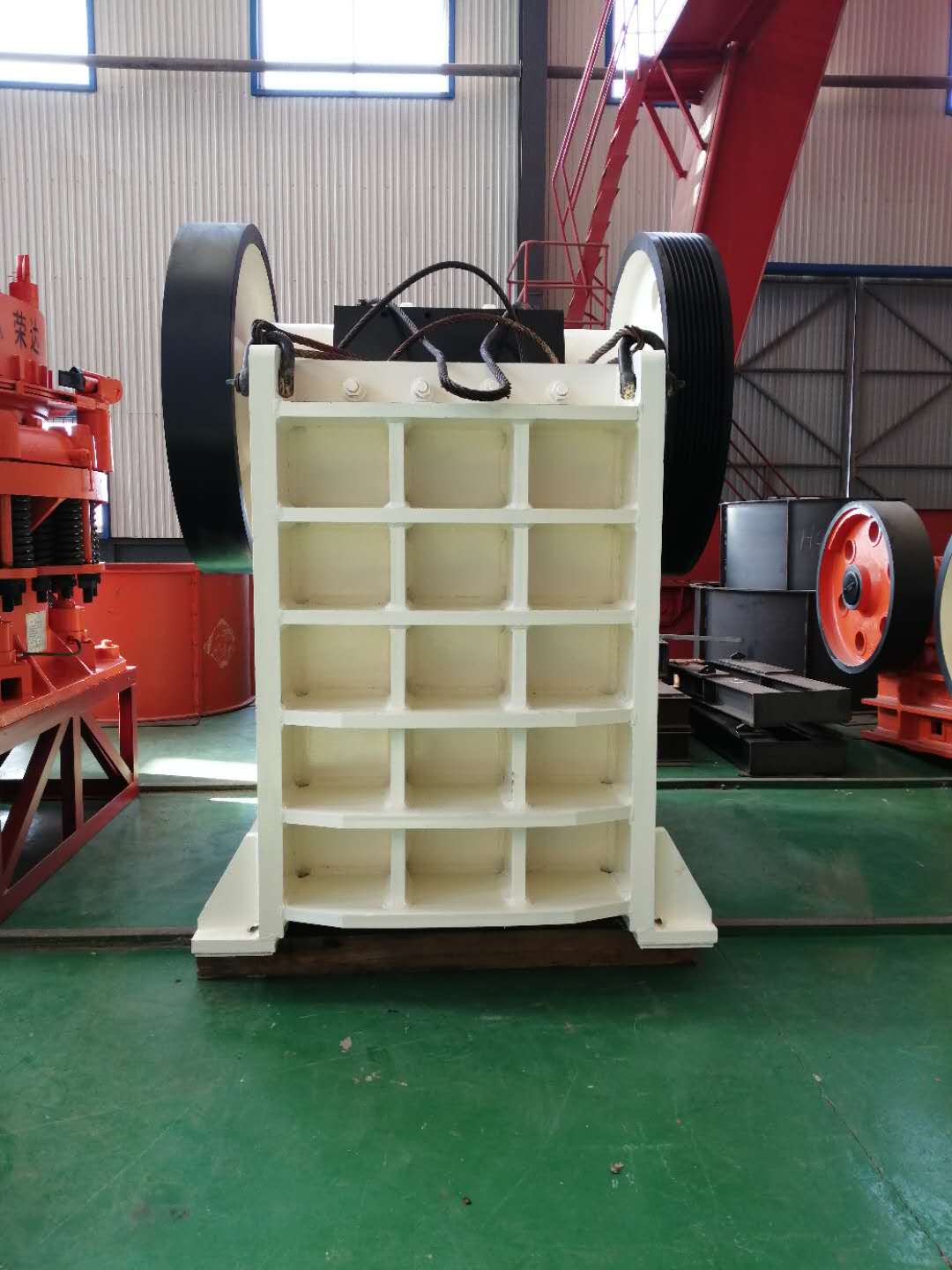 供應(yīng)山東碎石機(jī)750x1060 顎式破碎機(jī) 產(chǎn)量高 品質(zhì)保證