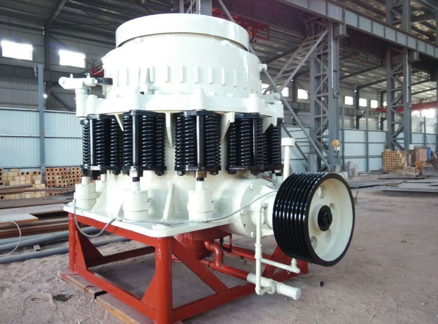 彈簧圓錐破碎機155kw電機帶油站風機 山東黑山路橋廠