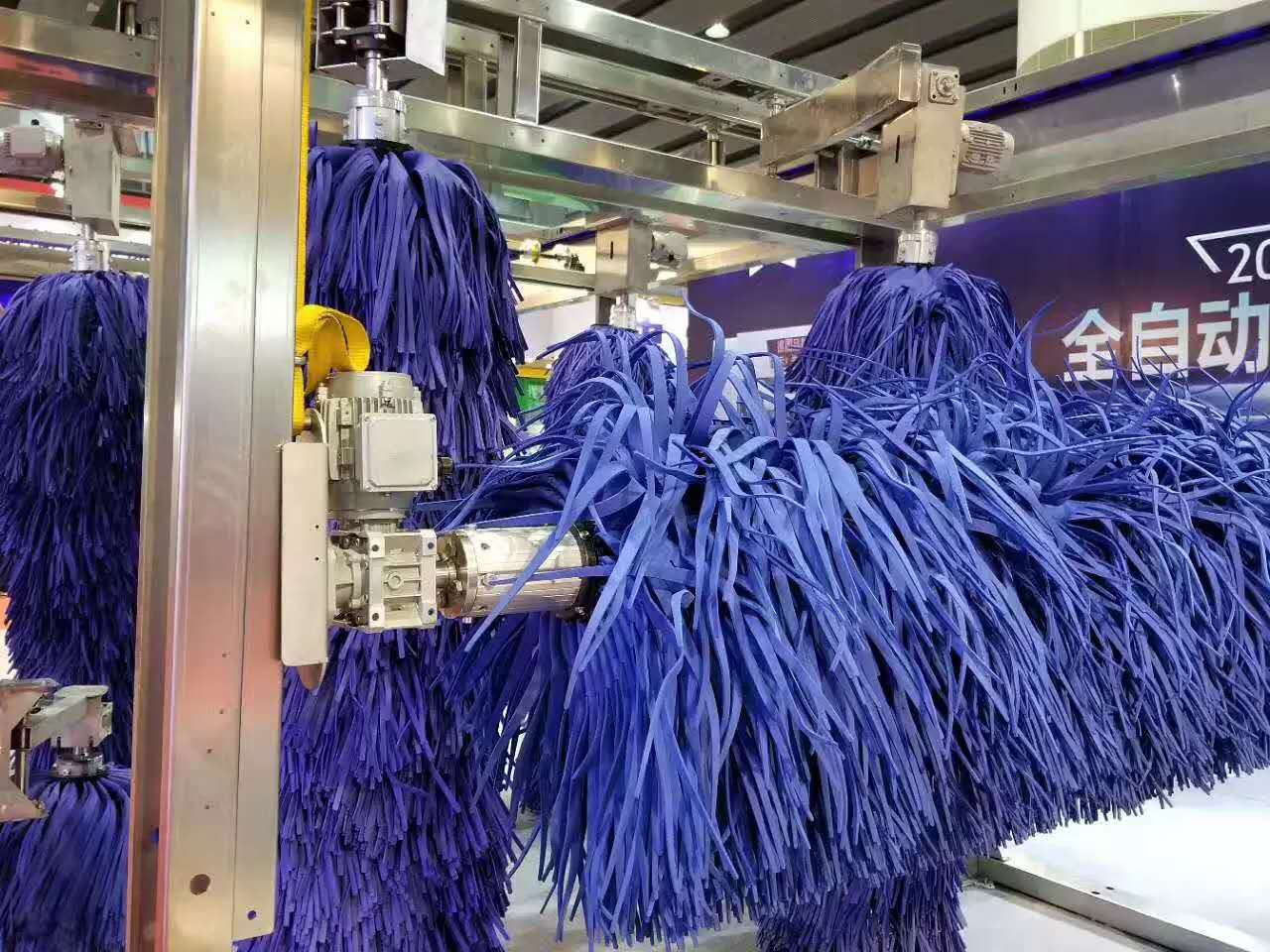 泡棉刷廠家，洗車(chē)機(jī)泡棉刷，報(bào)價(jià)，批發(fā)【潛山云頂制刷有限公司】