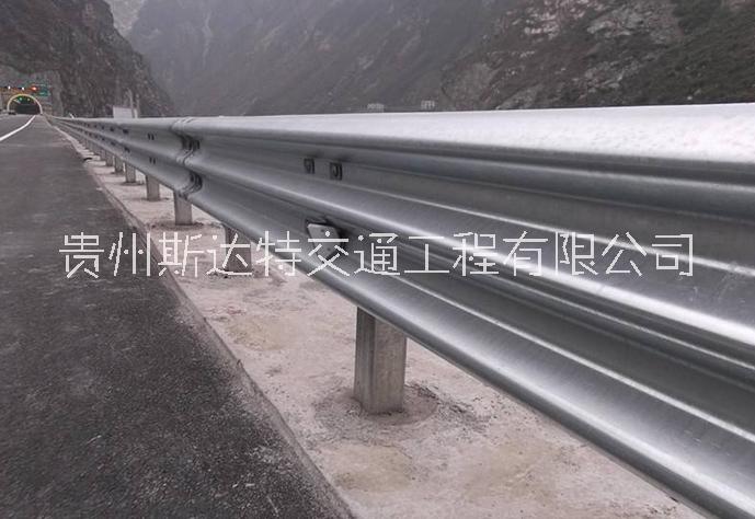 公路防撞欄  高速護欄板 熱鍍鋅波形護欄生產廠家