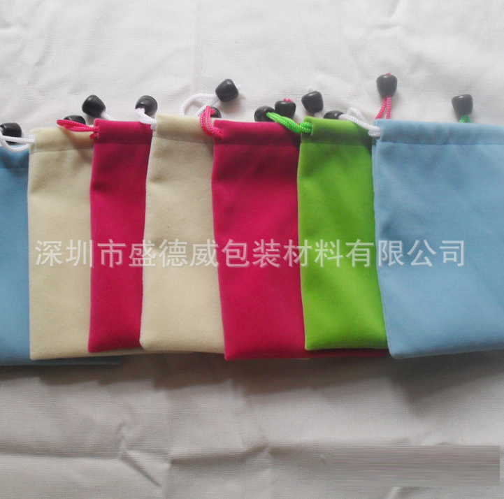 專業(yè)生產(chǎn) 深圳精致禮品束口袋 束口絨布袋 小絨布袋