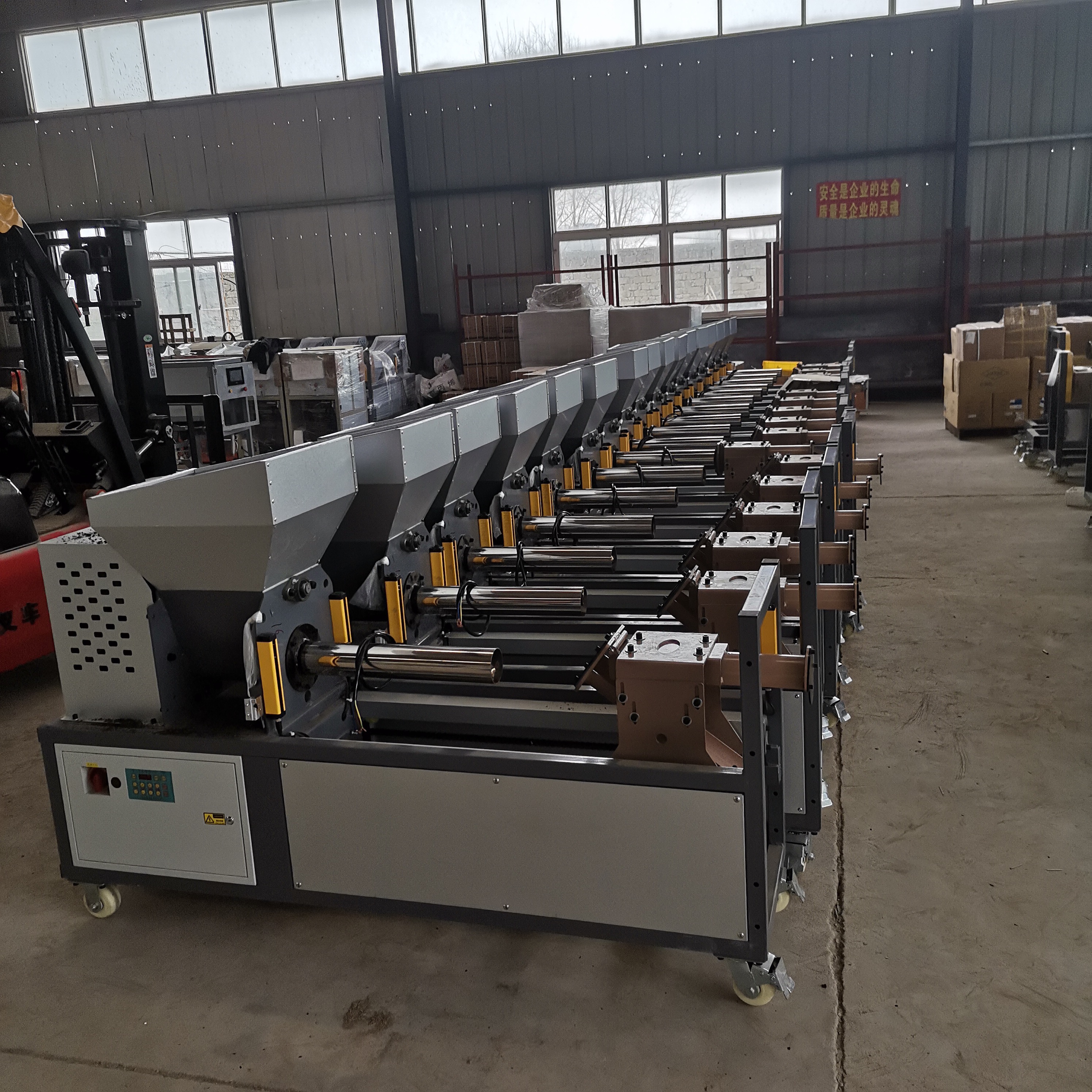 食用菌自動(dòng)化裝袋機(jī) 香菇平菇裝袋設(shè)備