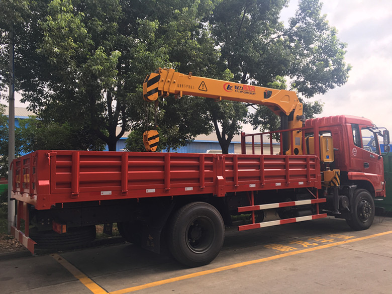 東風(fēng)御虎單橋隨車吊（5-8噸） 東風(fēng)御虎單橋隨車吊供應(yīng) 東風(fēng)御虎單橋隨車吊廠家 東風(fēng)御虎單橋隨車吊直銷