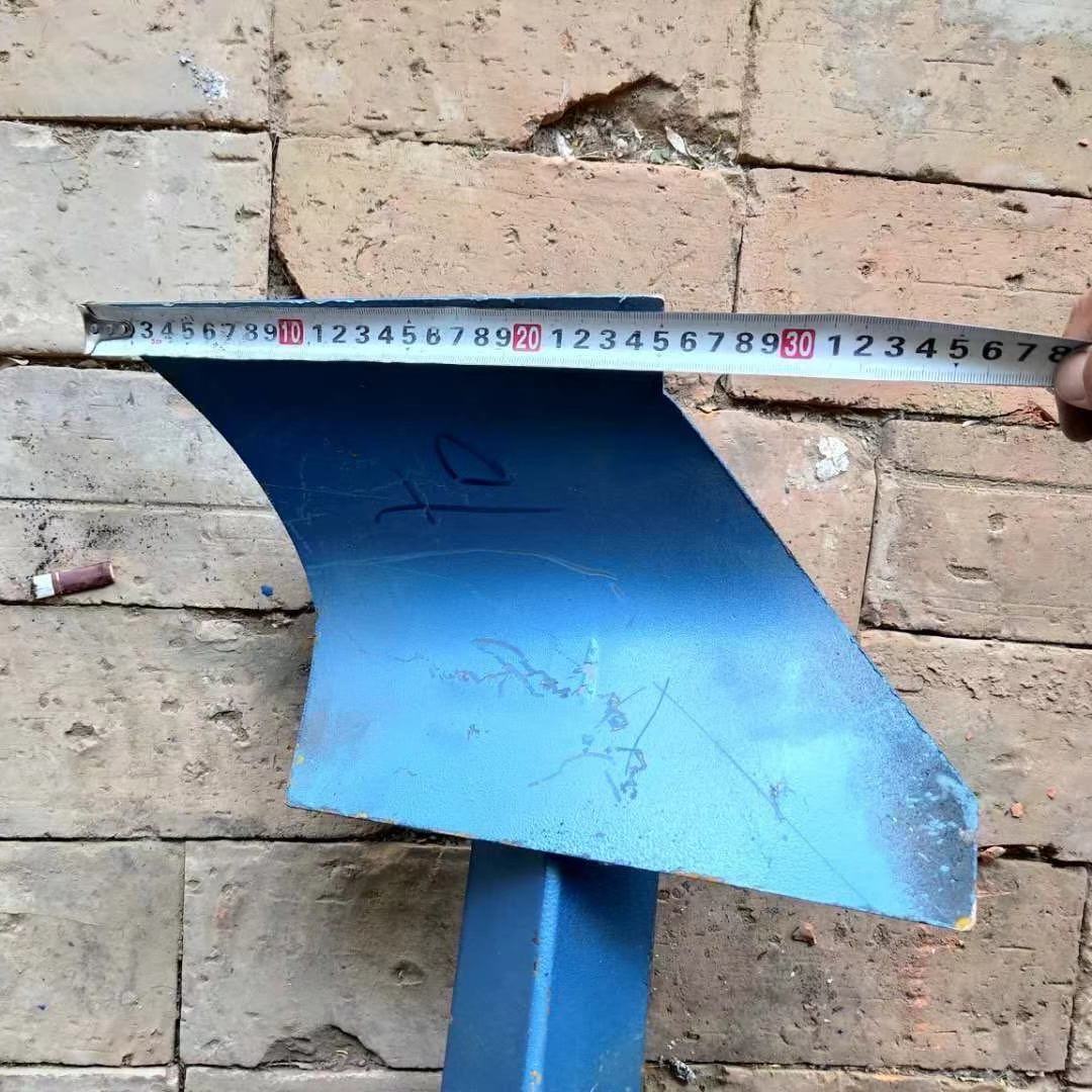 旋耕機(jī)加裝起壟器四輪拖拉機(jī)起壟器