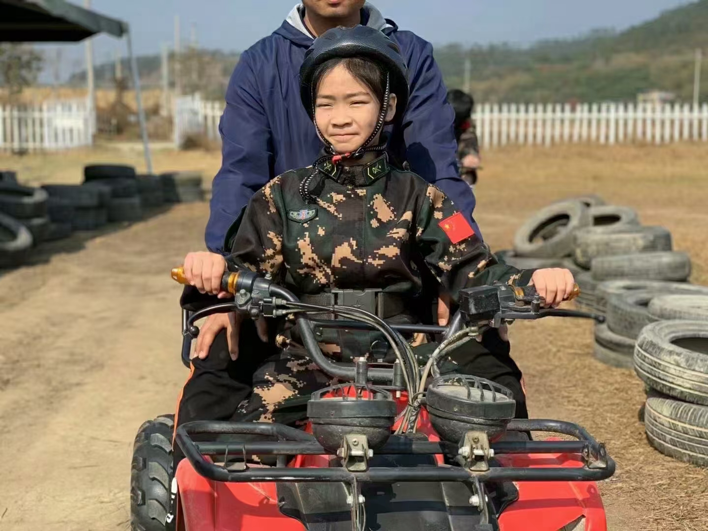21天學(xué)生軍事夏令營(yíng)價(jià)格 軍事夏令營(yíng)多少錢(qián)